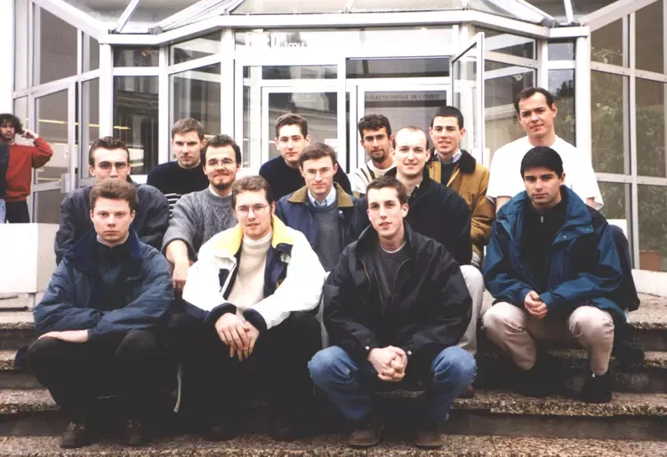 L'équipe RobotESEO de la saison 1999-2000, thème « La Fête foraine »