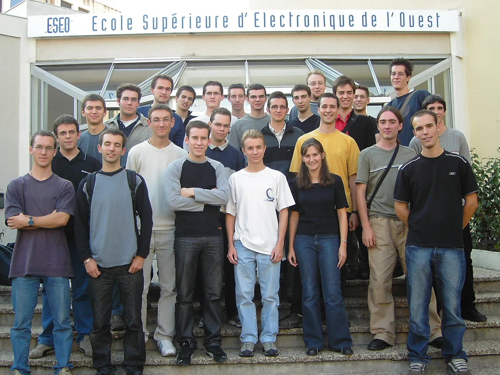 L'équipe RobotESEO de la saison 2005-2006, thème « Funny Golf »