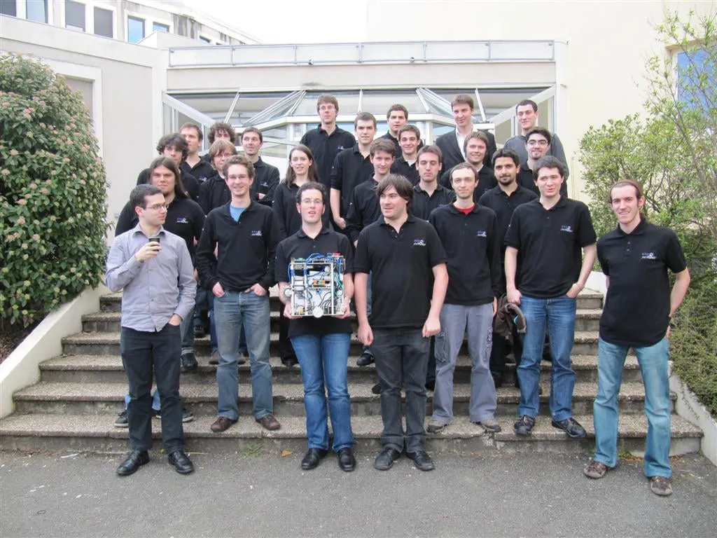L'équipe RobotESEO de la saison 2009-2010, thème « Feed the World »