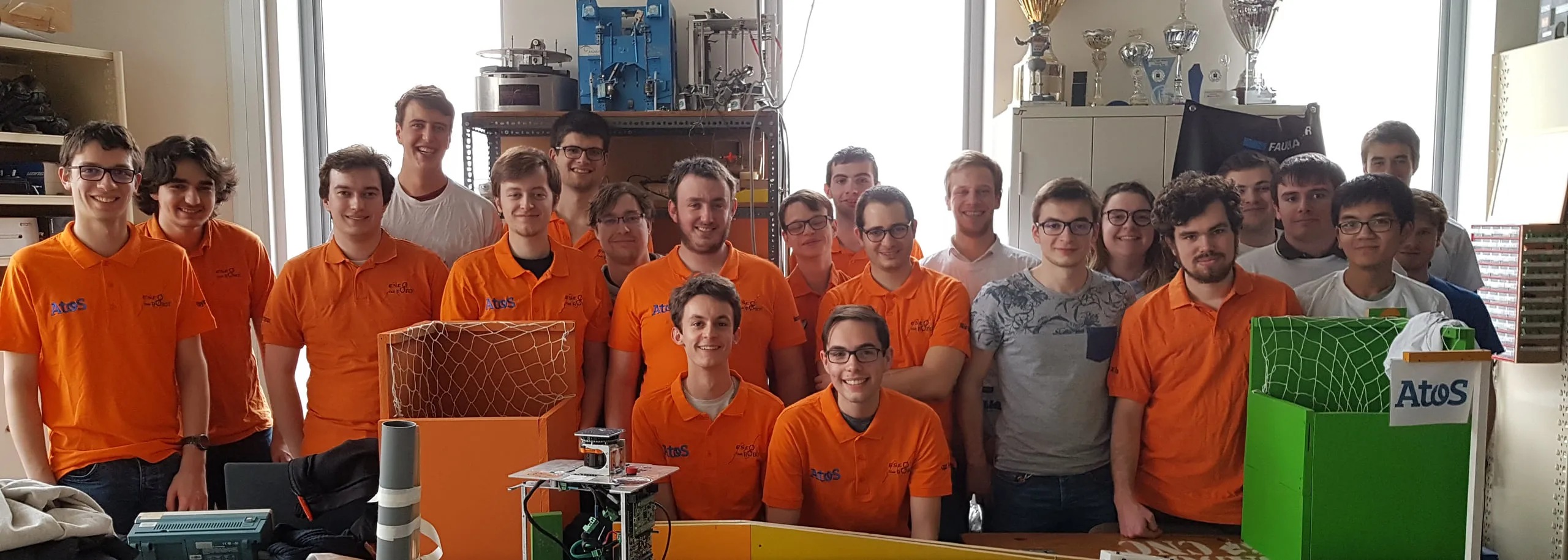 L'équipe RobotESEO de la saison 2017-2018, thème « Robot Cities »