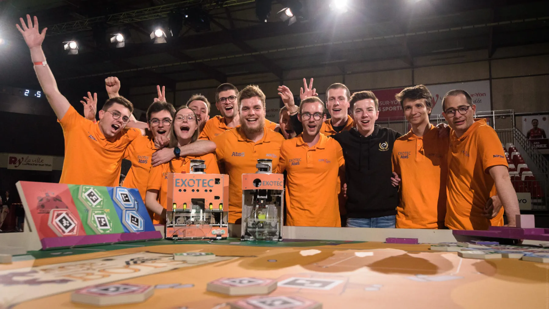 L'équipe RobotESEO de la saison 2021-2022, thème « Age of Bots »