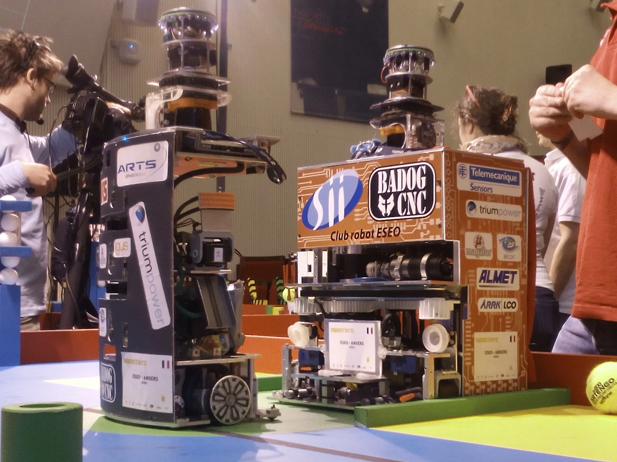 Holly et Wood, les robots de la saison 2014-2015